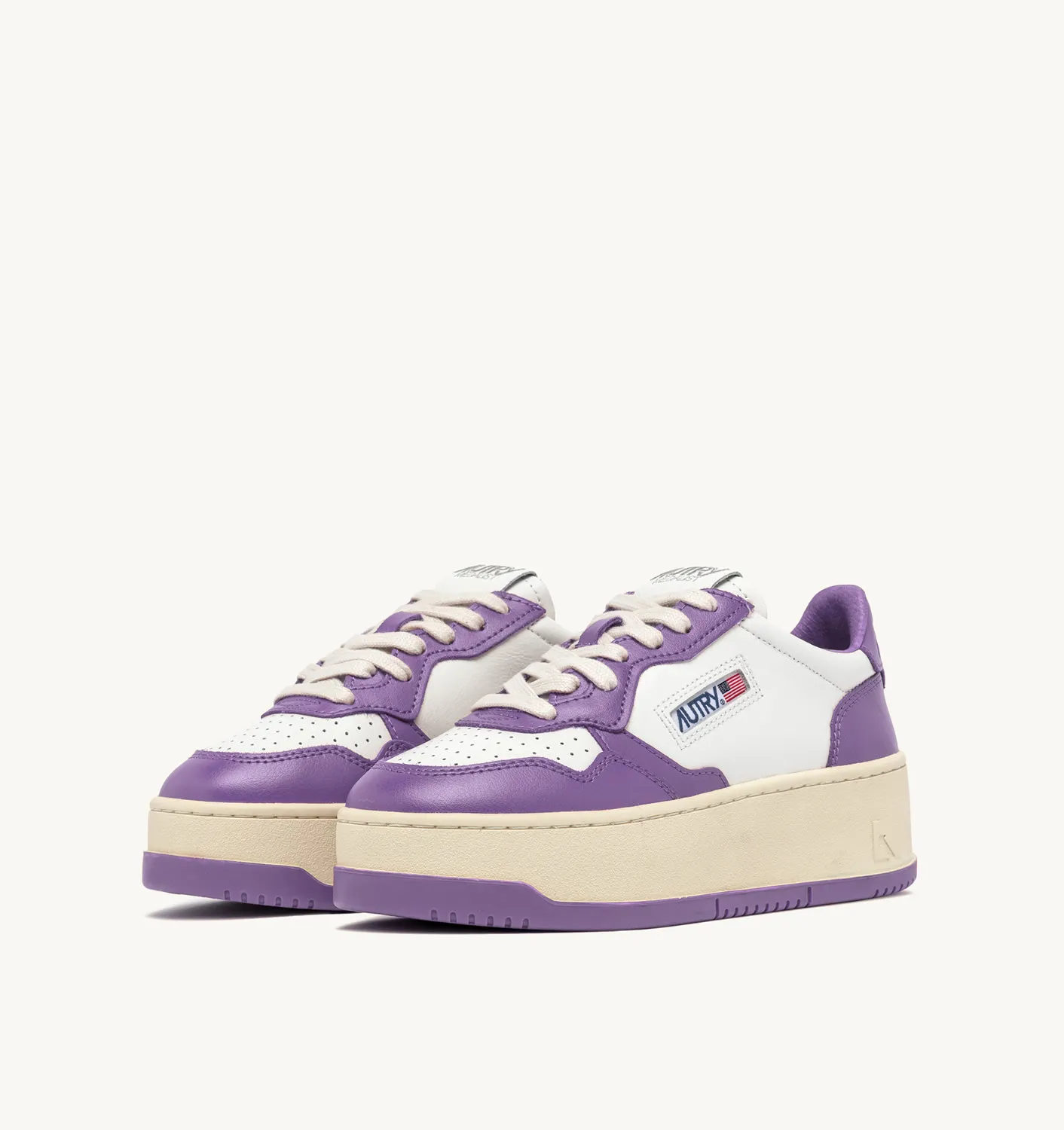 AUTRY NEW ARRIVALS WOMAN WOMANMEDALIST PLATFORM LOW SNEAKERS IN LEATHER COLOR WHITE AND LAVENDER