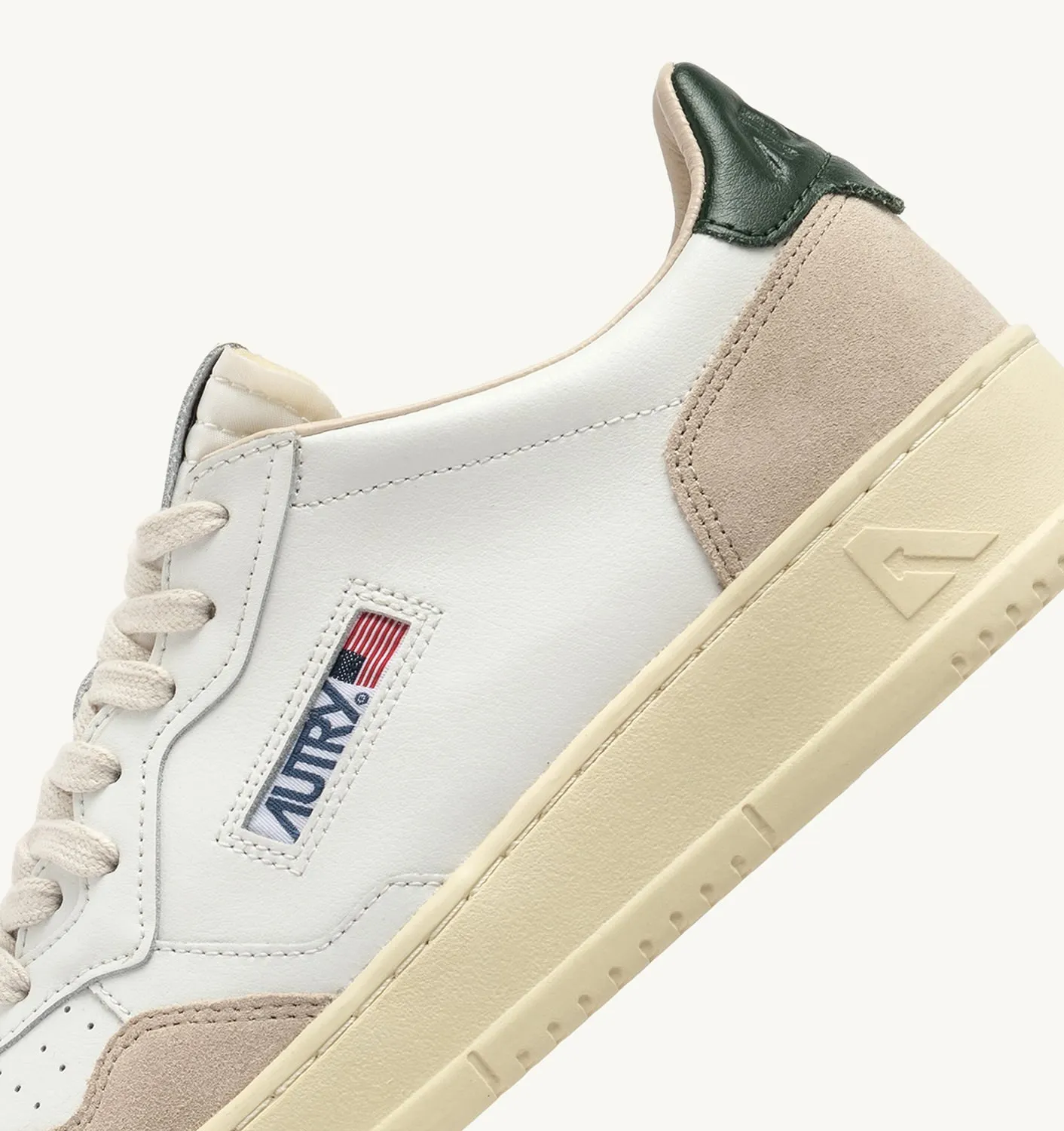 AUTRY SNEAKERS MANMEDALIST LOW SNEAKERS IN WHITE AND MOUNTAIN LEATHER AND BEIGE SUEDE