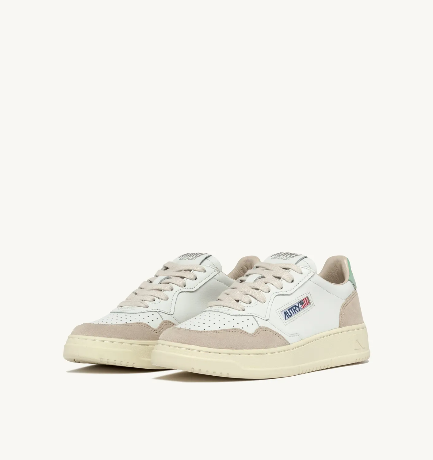 AUTRY SNEAKERS WOMANMEDALIST LOW SNEAKERS IN WHITE AND GREEN LEATHER AND LEATHER SUEDE