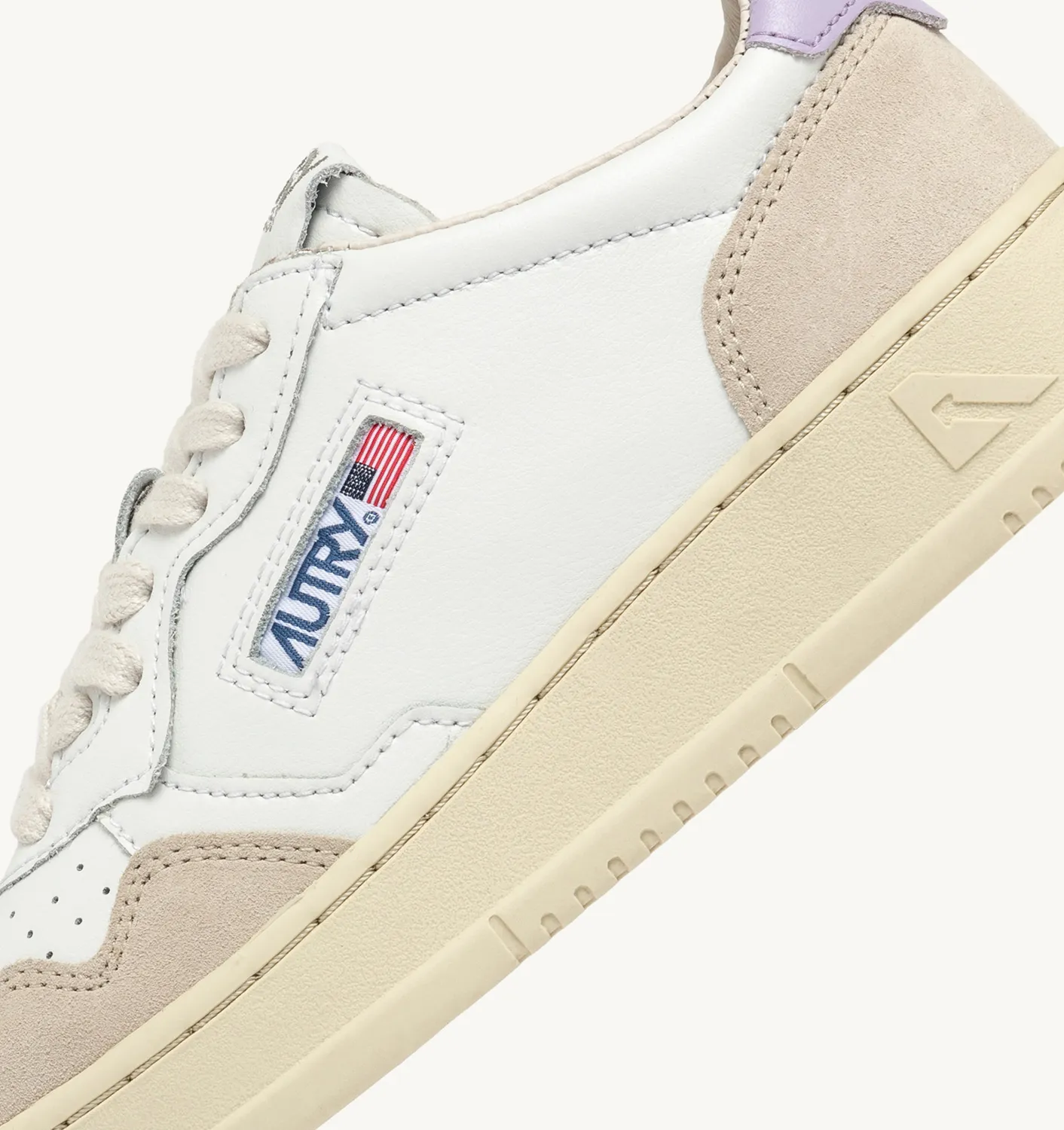 AUTRY SNEAKERS WOMANMEDALIST LOW SNEAKERS IN WHITE AND LILAC LEATHER AND BEIGE SUEDE