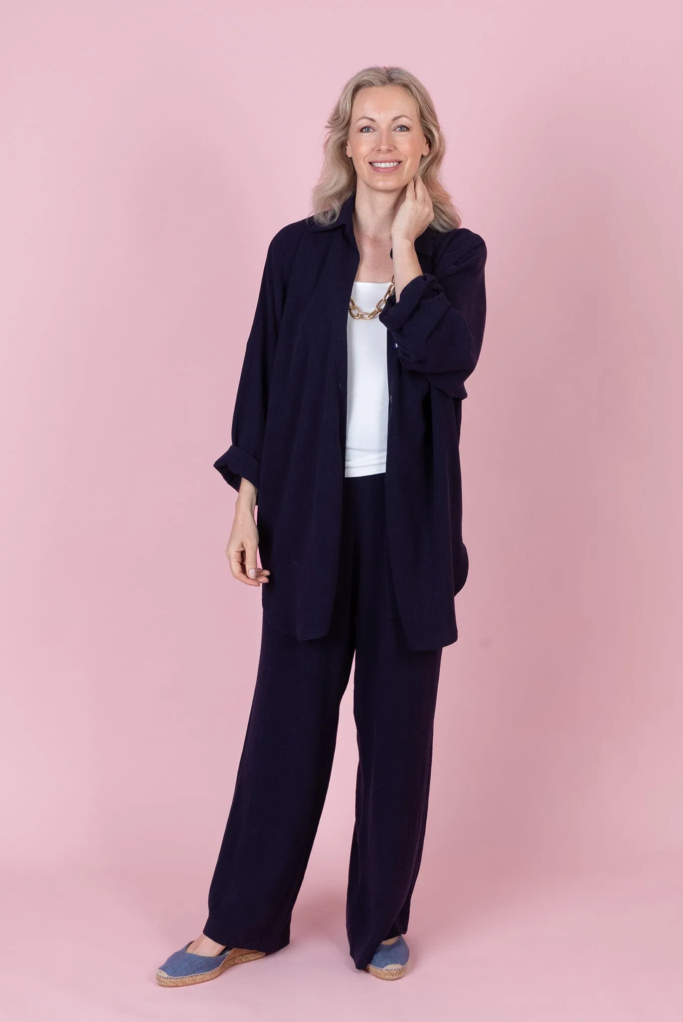 THE SOHO WIDE-LEGGED TROUSERS IN NAVY LINEN BLEND